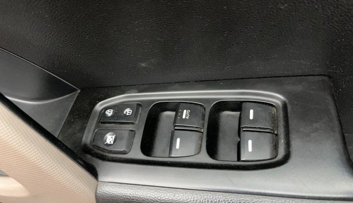 2016 Hyundai Creta SX PLUS 1.6 PETROL, Petrol, Manual, 40,923 km, Driver Side Door Panels Control