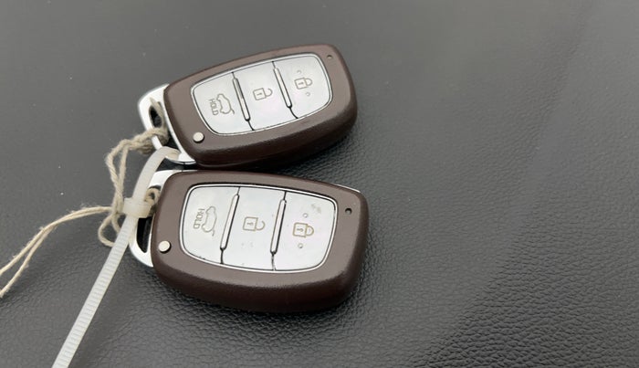 2016 Hyundai Creta SX PLUS 1.6 PETROL, Petrol, Manual, 40,923 km, Key Close Up