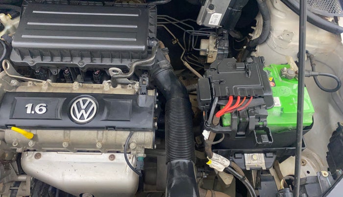 2016 Volkswagen Vento HIGHLINE 1.6 MPI, Petrol, Manual, 79,037 km, Engine View - Left