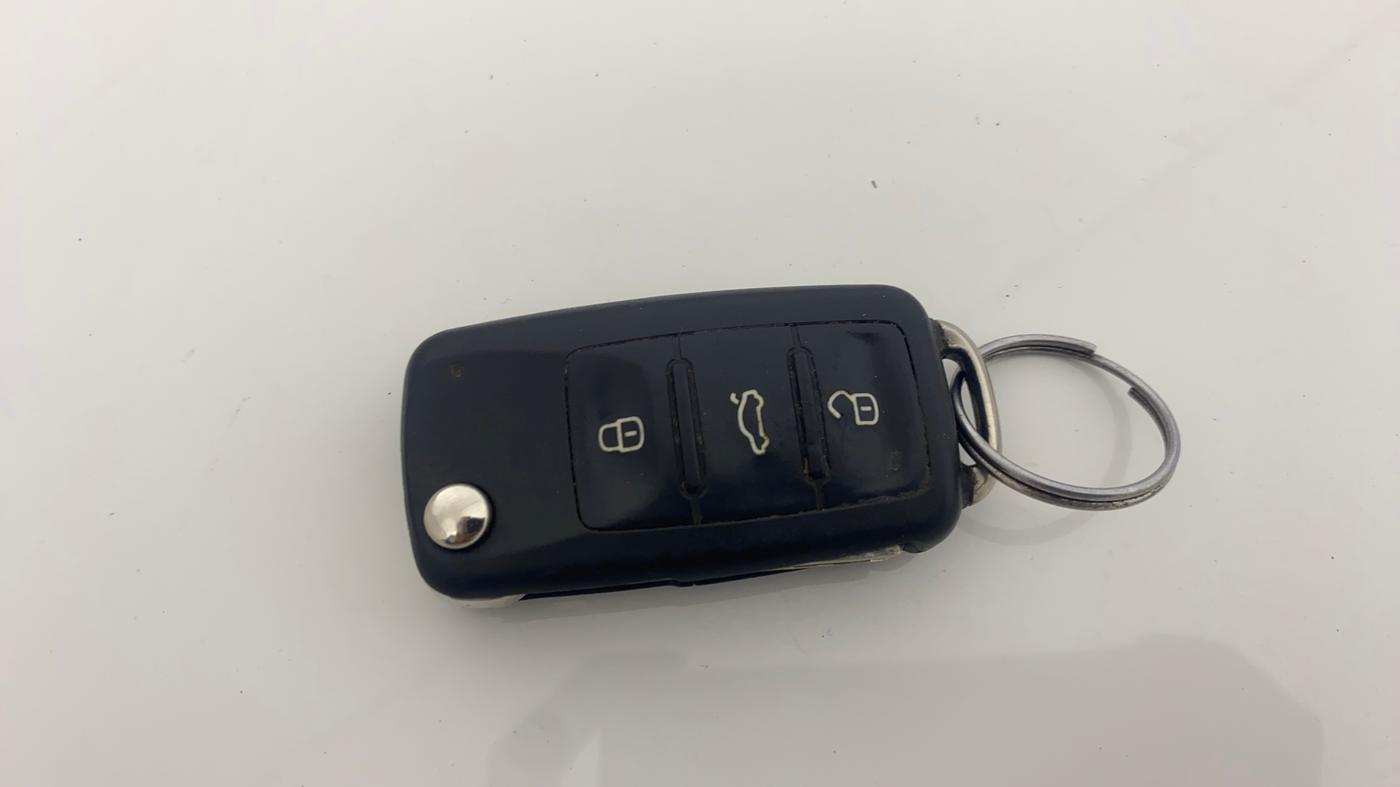 2016 Volkswagen Vento HIGHLINE 1.6 MPI, Petrol, Manual, 79,037 km, Key Close Up