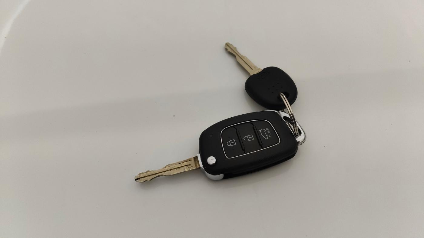 2021 Hyundai VENUE SX 1.0 TURBO IMT, Petrol, Manual, 64,954 km, Key Close Up