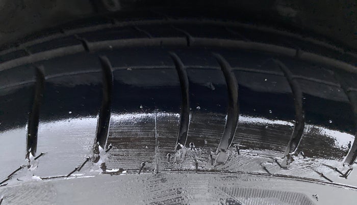 2009 Hyundai i10 MAGNA 1.2, Petrol, Manual, 85,597 km, Left Front Tyre Tread