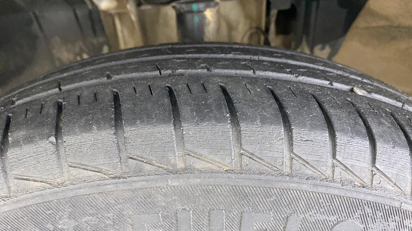 2021 Renault TRIBER 1.0 RXL PETROL, Petrol, Manual, 53,290 km, Left Front Tyre Tread