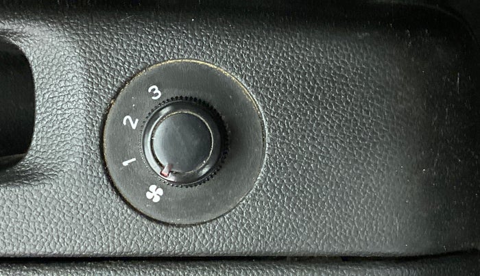 2021 Renault TRIBER 1.0 RXL PETROL, Petrol, Manual, 53,290 km, Rear AC Temperature Control