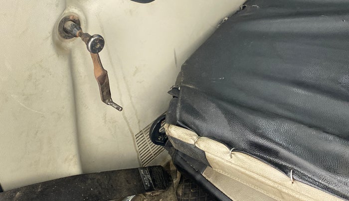 2021 Renault TRIBER 1.0 RXL PETROL, Petrol, Manual, 53,290 km, Third-row left seat - Seat adjuster not working