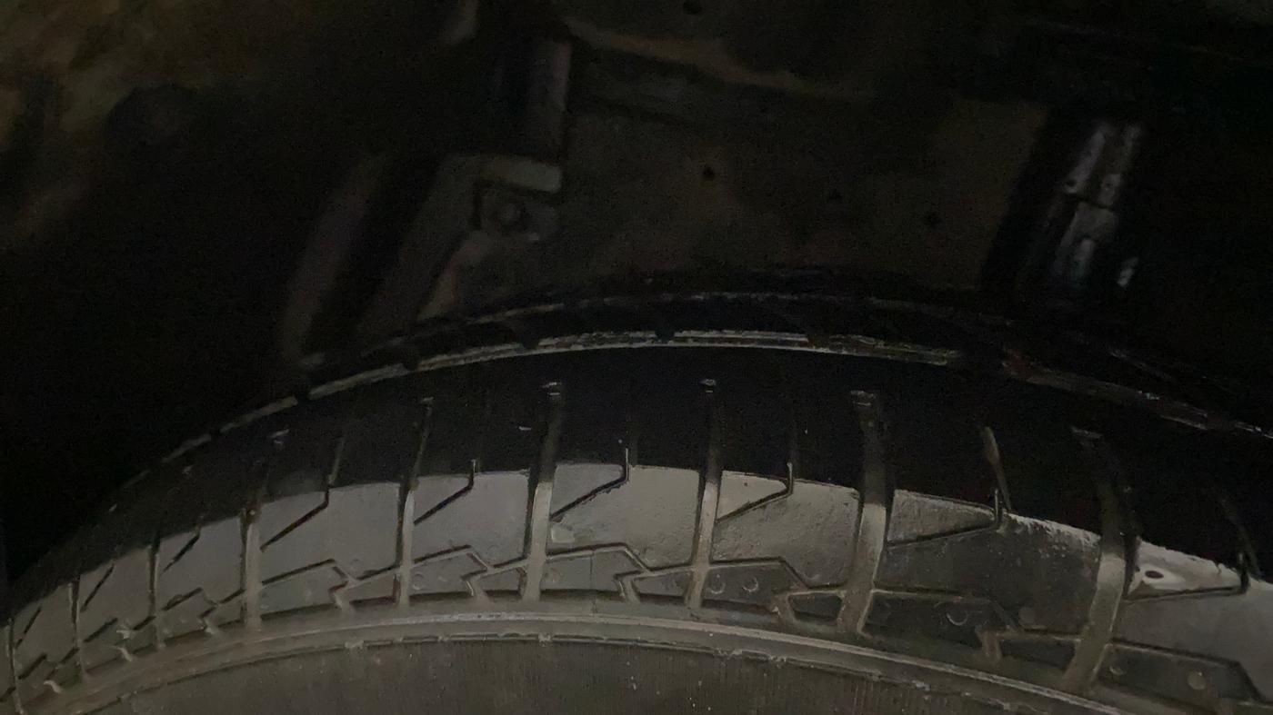 2016 Maruti Swift Dzire LXI (O), Petrol, Manual, 85,320 km, Left Front Tyre Tread
