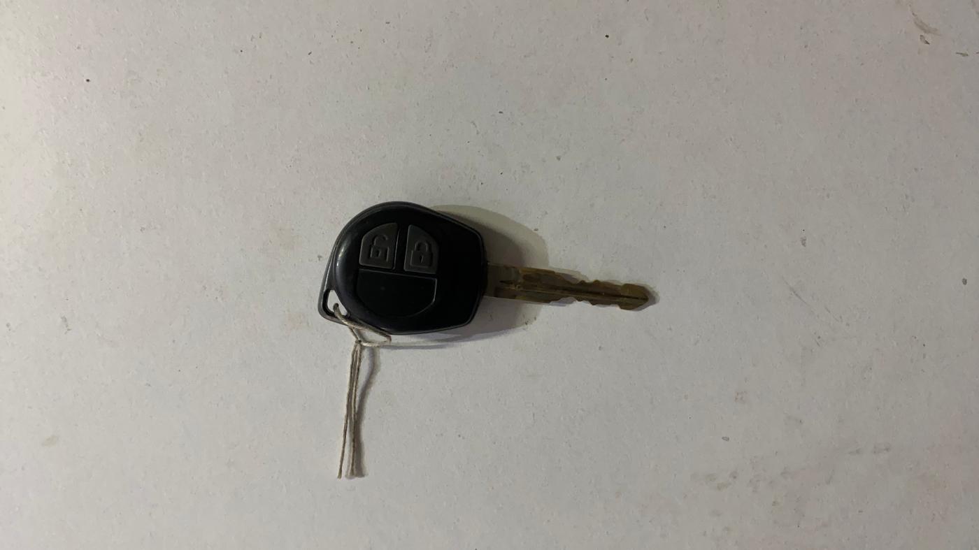 2016 Maruti Swift Dzire LXI (O), Petrol, Manual, 85,320 km, Key Close Up