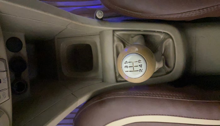 2016 Maruti Swift Dzire LXI (O), Petrol, Manual, 85,320 km, Gear Lever