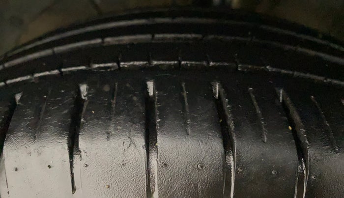2020 Maruti Baleno ZETA PETROL 1.2, Petrol, Manual, 22,920 km, Left Front Tyre Tread
