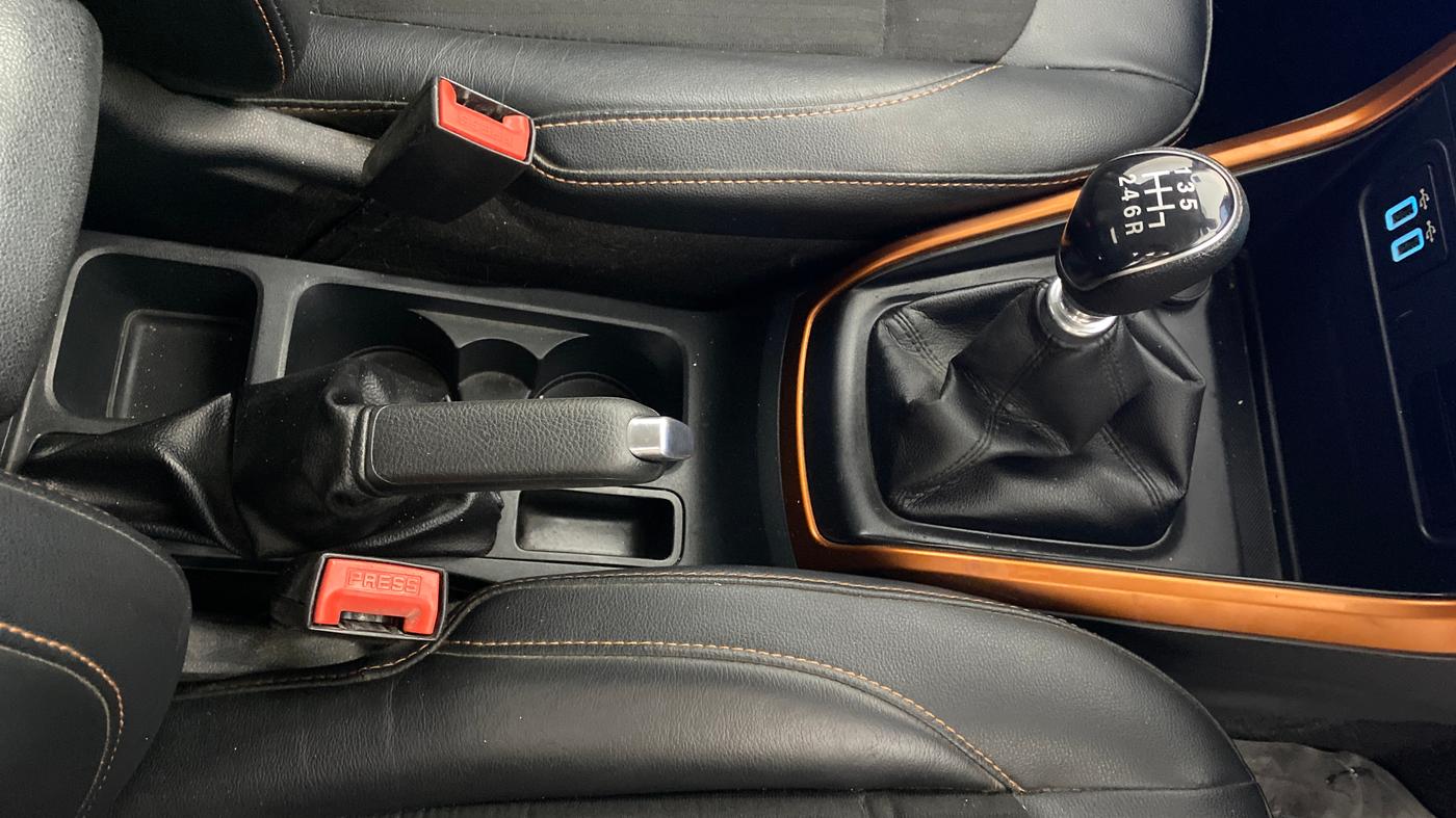 2019 Ford Ecosport TITANIUM 1.0L ECOBOOST SPORTS(SUNROOF), Petrol, Manual, 30,349 km, Gear Lever