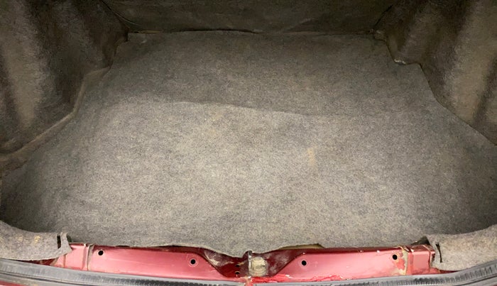2014 Honda Amaze 1.2L I-VTEC S, Petrol, Manual, 64,143 km, Dicky (Boot door) - Boot Carpet not available