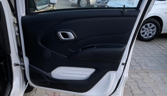 2019 Datsun Redi Go T(O) 1.0 AMT, Petrol, Automatic, 18,651 km, Driver Side Door Panels Control