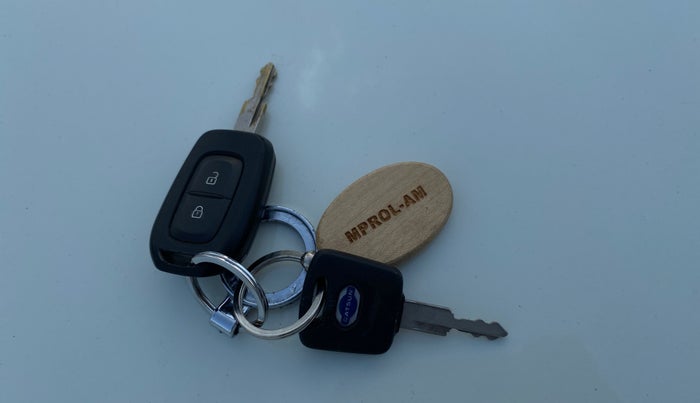 2019 Datsun Redi Go T(O) 1.0 AMT, Petrol, Automatic, 18,651 km, Key Close Up