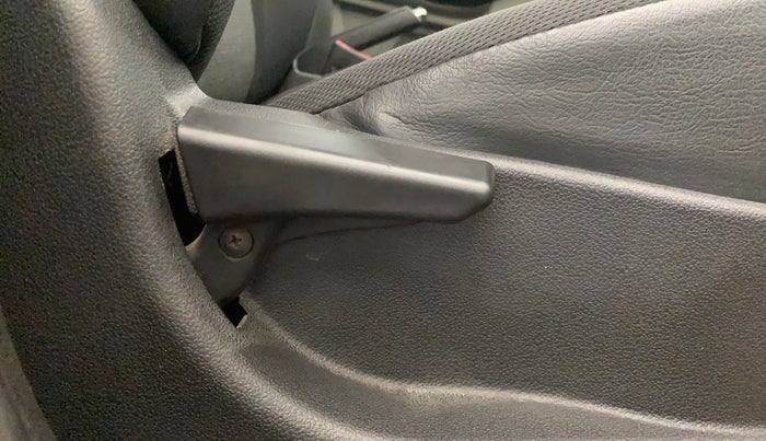 2018 Tata Tiago XM PETROL, Petrol, Manual, 38,194 km, Driver Side Adjustment Panel