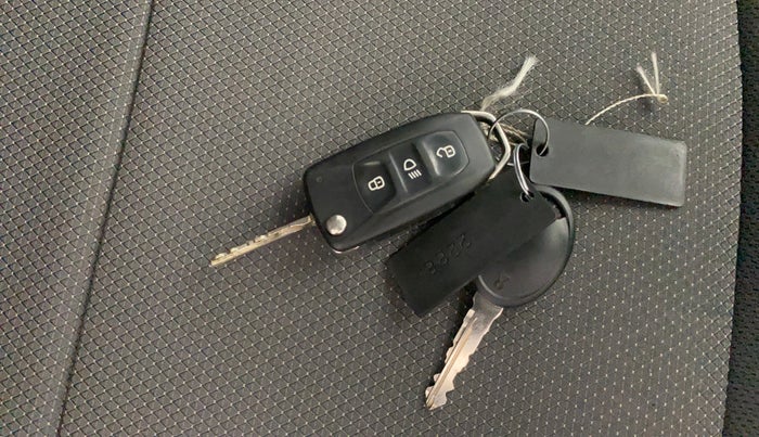 2018 Tata Tiago XM PETROL, Petrol, Manual, 38,194 km, Key Close Up