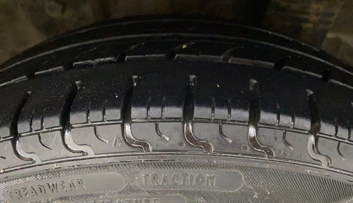 2013 Hyundai Eon MAGNA +, Petrol, Manual, 97,058 km, Left Rear Tyre Tread