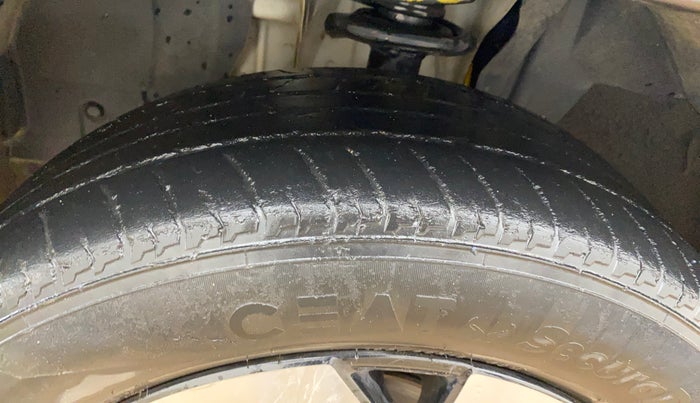 2022 Nissan MAGNITE XV MT, Petrol, Manual, 39,141 km, Left Front Tyre Tread