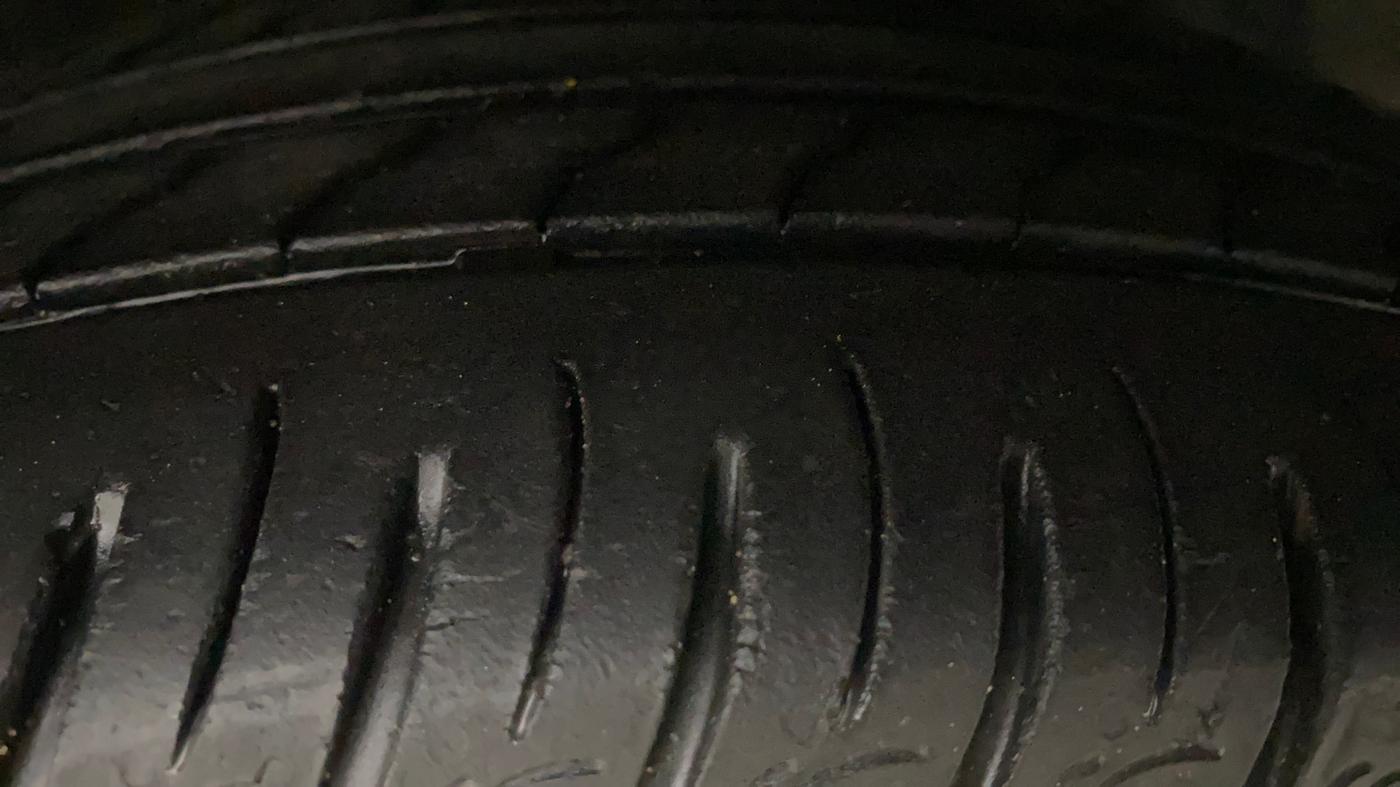 2021 KIA SONET GTX PLUS 1.5 AT DUAL TONE, Diesel, Automatic, 45,910 km, Right Front Tyre Tread