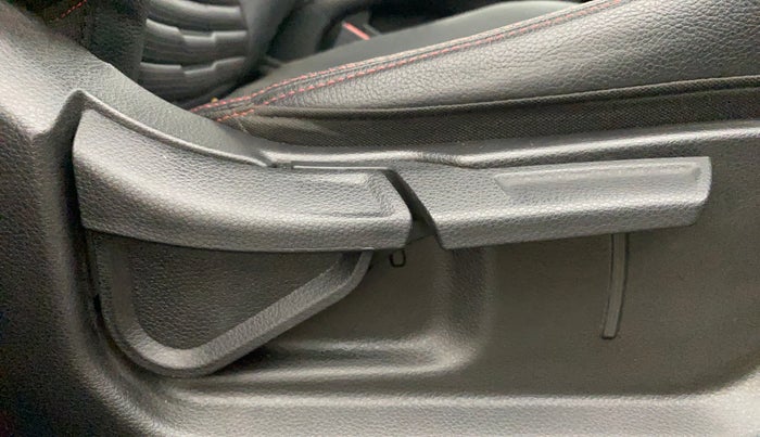 2021 KIA SONET GTX PLUS 1.5 AT DUAL TONE, Diesel, Automatic, 45,786 km, Driver Side Adjustment Panel