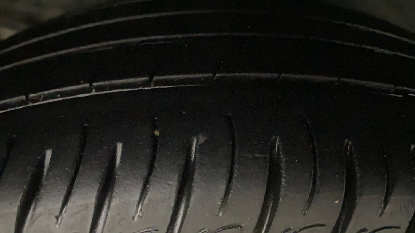 2021 KIA SONET GTX PLUS 1.5 AT DUAL TONE, Diesel, Automatic, 45,910 km, Right Rear Tyre Tread
