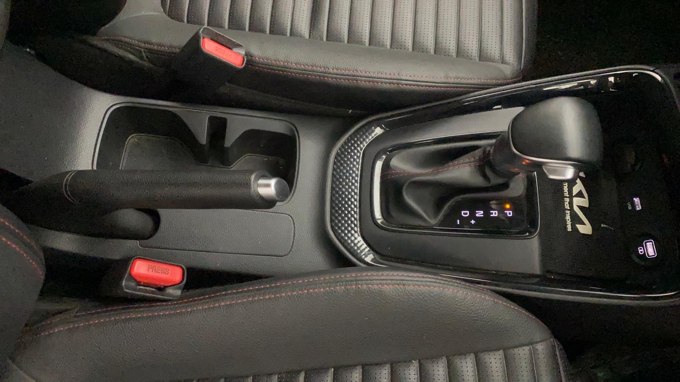 2021 KIA SONET GTX PLUS 1.5 AT DUAL TONE, Diesel, Automatic, 45,910 km, Gear Lever