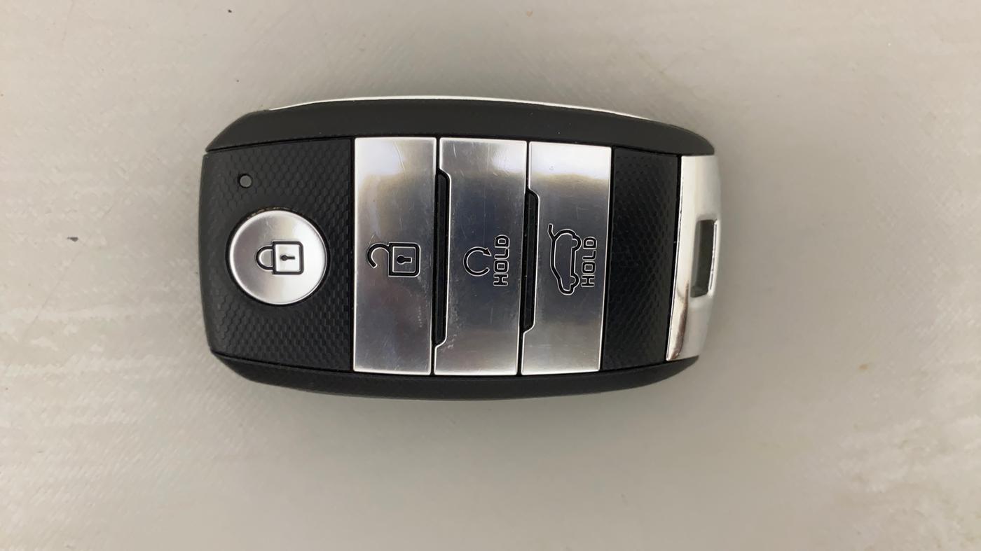 2021 KIA SONET GTX PLUS 1.5 AT DUAL TONE, Diesel, Automatic, 45,910 km, Key Close Up