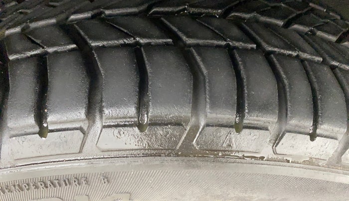 2021 Tata Tiago XT PETROL, Petrol, Manual, 96,637 km, Right Front Tyre Tread