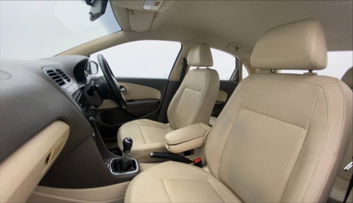 2013 Volkswagen Vento HIGHLINE 1.6 MPI, Petrol, Manual, 92,045 km, Right Side Front Door Cabin