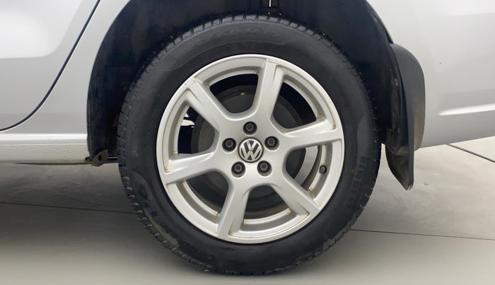 2013 Volkswagen Vento HIGHLINE 1.6 MPI, Petrol, Manual, 92,045 km, Left Rear Wheel