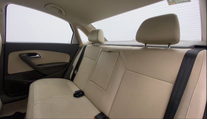 2013 Volkswagen Vento HIGHLINE 1.6 MPI, Petrol, Manual, 92,045 km, Right Side Rear Door Cabin