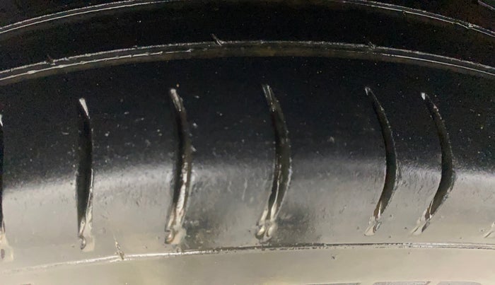 2016 Datsun Redi Go S, Petrol, Manual, 70,807 km, Right Rear Tyre Tread