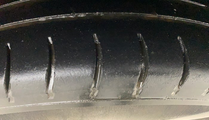 2016 Datsun Redi Go S, Petrol, Manual, 70,807 km, Left Rear Tyre Tread