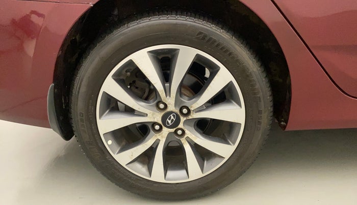2014 Hyundai Verna FLUIDIC 1.6 CRDI SX AT, Diesel, Automatic, 54,858 km, Right Rear Wheel
