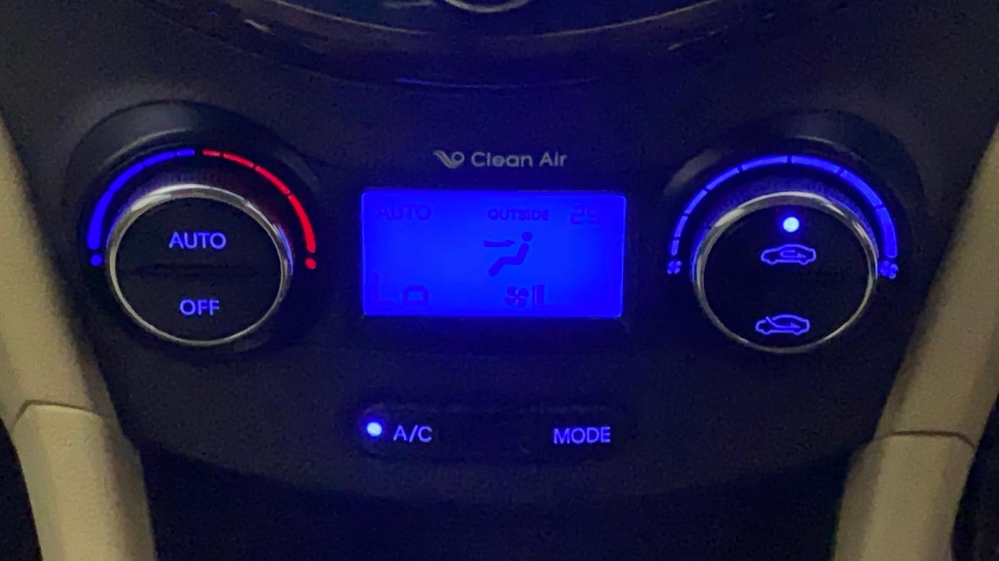 2014 Hyundai Verna FLUIDIC 1.6 CRDI SX AT, Diesel, Automatic, 54,858 km, Automatic Climate Control