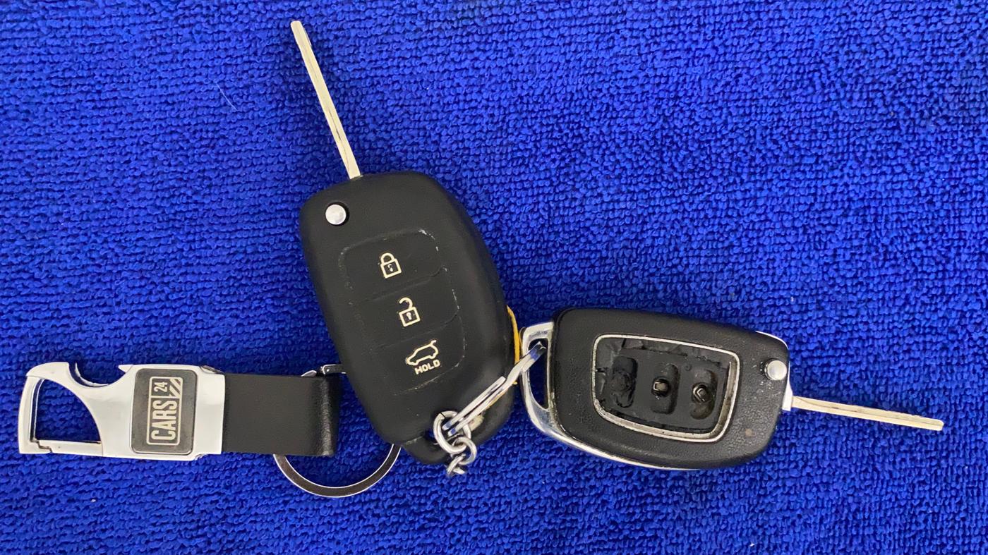 2014 Hyundai Verna FLUIDIC 1.6 CRDI SX AT, Diesel, Automatic, 54,858 km, Key Close Up
