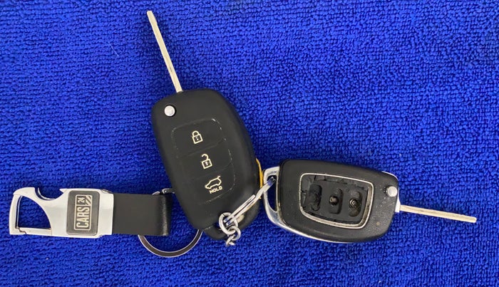 2014 Hyundai Verna FLUIDIC 1.6 CRDI SX AT, Diesel, Automatic, 54,858 km, Key Close Up