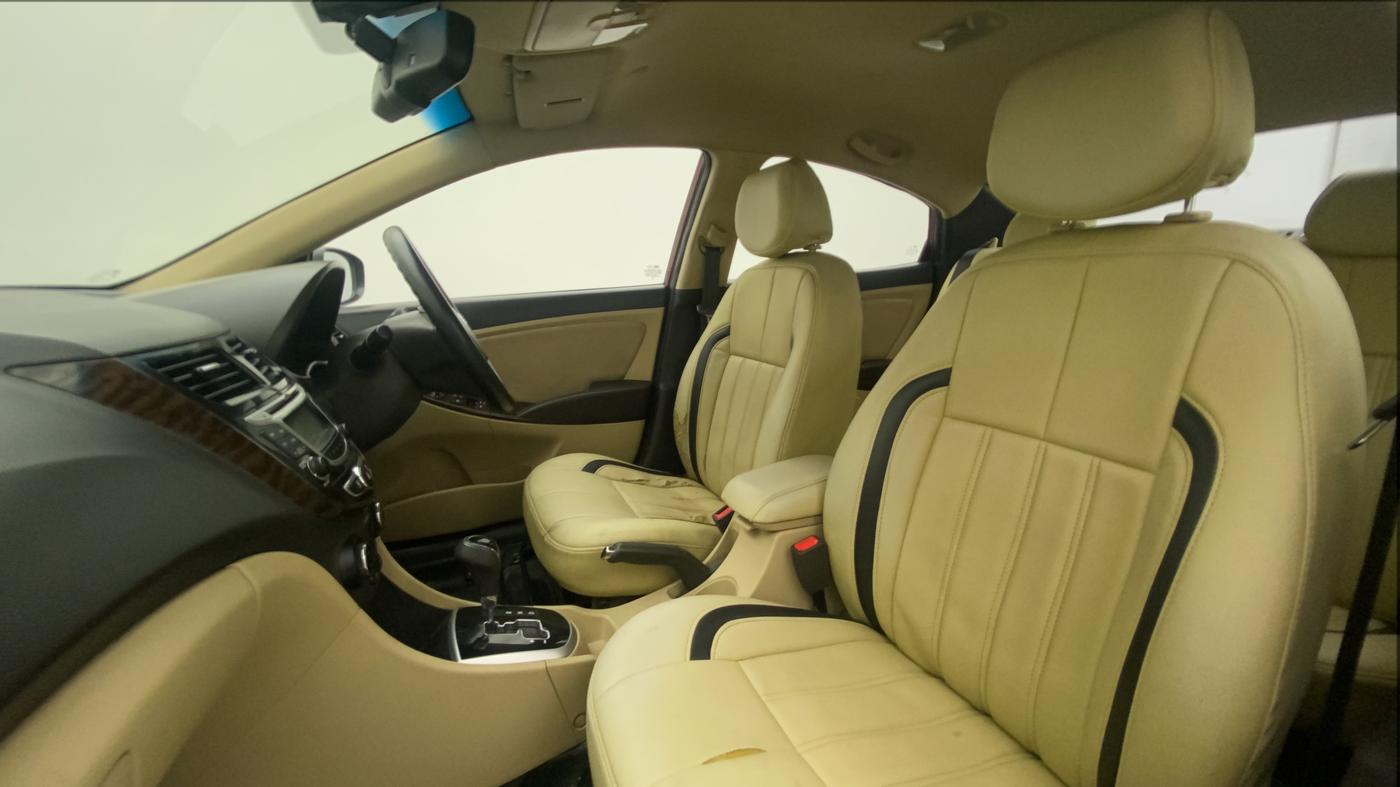 2014 Hyundai Verna FLUIDIC 1.6 CRDI SX AT, Diesel, Automatic, 54,858 km, Right Side Front Door Cabin