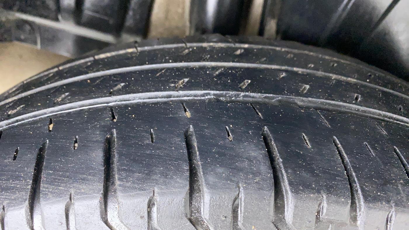 2019 Maruti XL6 ZETA SHVS, Petrol, Manual, 37,809 km, Right Rear Tyre Tread