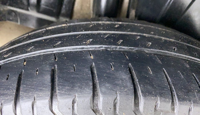 2019 Maruti XL6 ZETA SHVS, Petrol, Manual, 37,809 km, Right Rear Tyre Tread