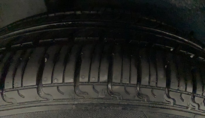 2014 Maruti Celerio VXI AMT, Petrol, Automatic, 44,228 km, Left Front Tyre Tread