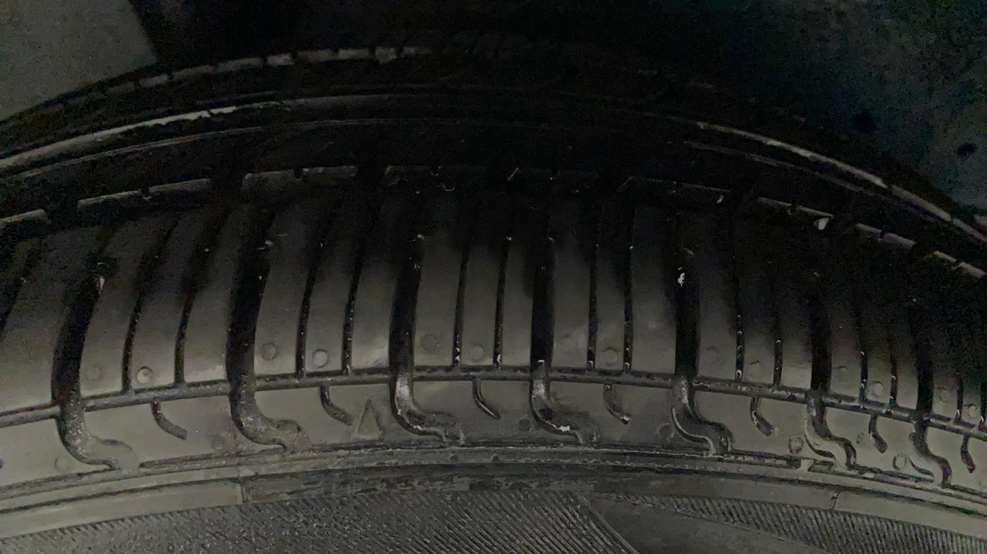 2014 Maruti Celerio VXI AMT, Petrol, Automatic, 44,228 km, Right Front Tyre Tread
