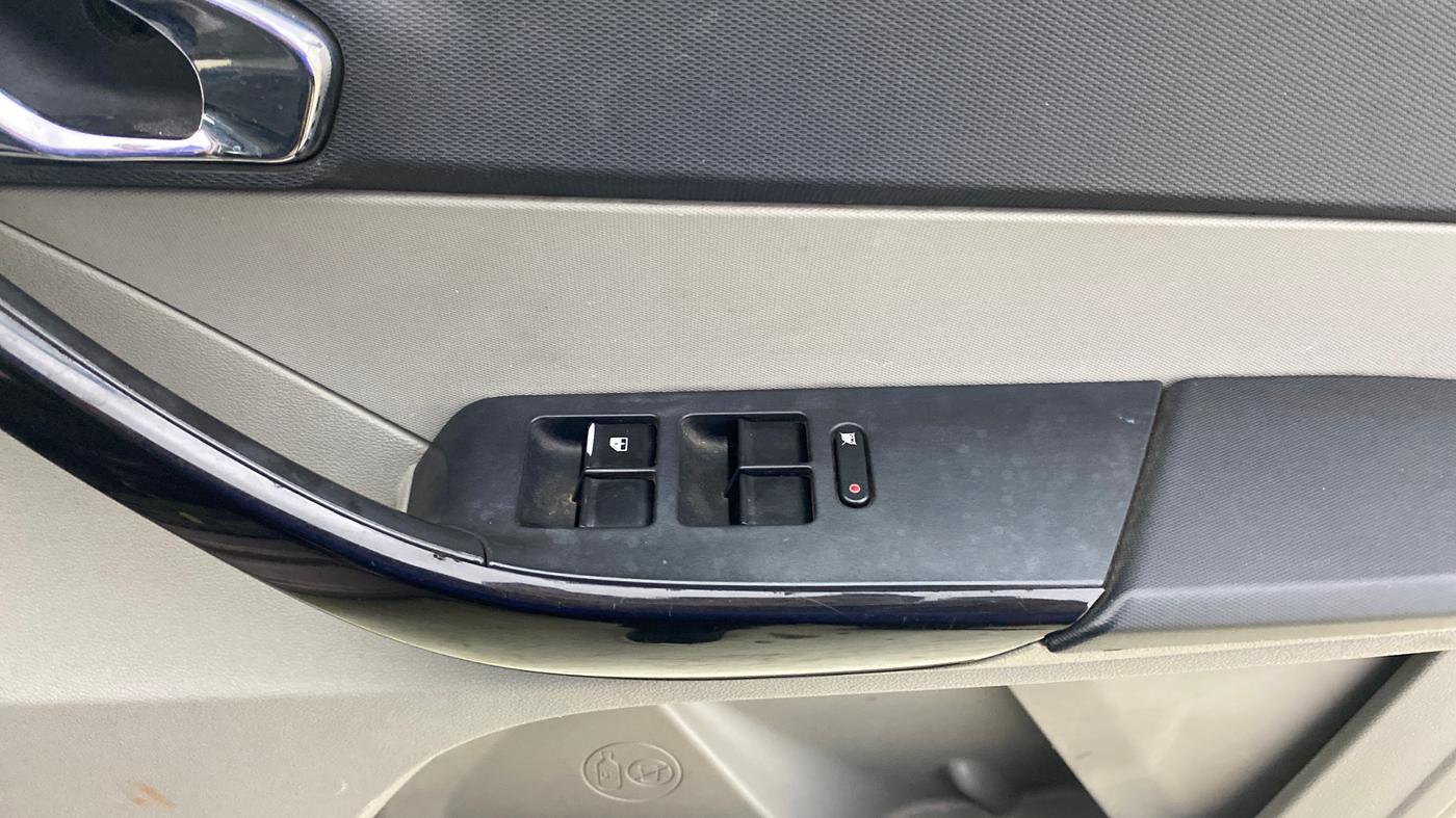 2016 Tata Tiago XZ PETROL, Petrol, Manual, 22,604 km, Driver Side Door Panels Control