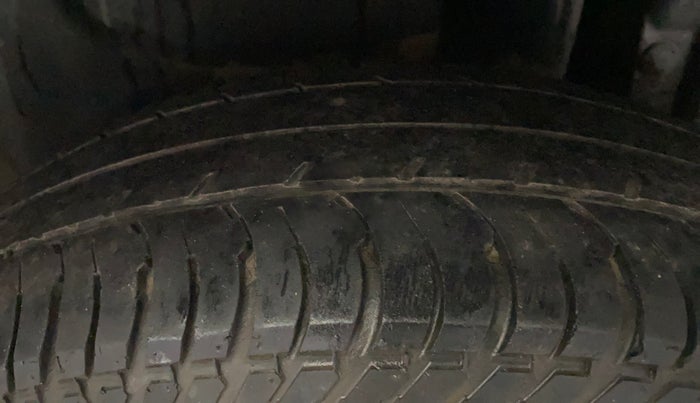 2013 Maruti Swift Dzire VXI, Petrol, Manual, 68,996 km, Left Rear Tyre Tread