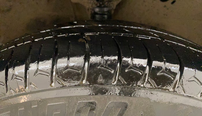 2016 Maruti Wagon R 1.0 LXI CNG, CNG, Manual, 1,04,598 km, Right Front Tyre Tread