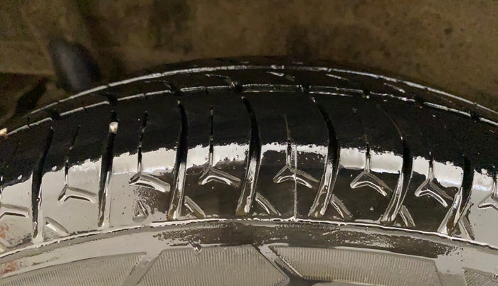 2016 Maruti Wagon R 1.0 LXI CNG, CNG, Manual, 1,04,598 km, Right Rear Tyre Tread