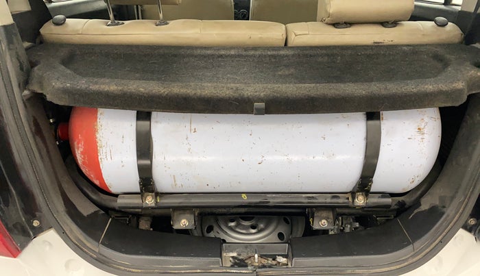 2016 Maruti Wagon R 1.0 LXI CNG, CNG, Manual, 1,04,598 km, Boot Inside