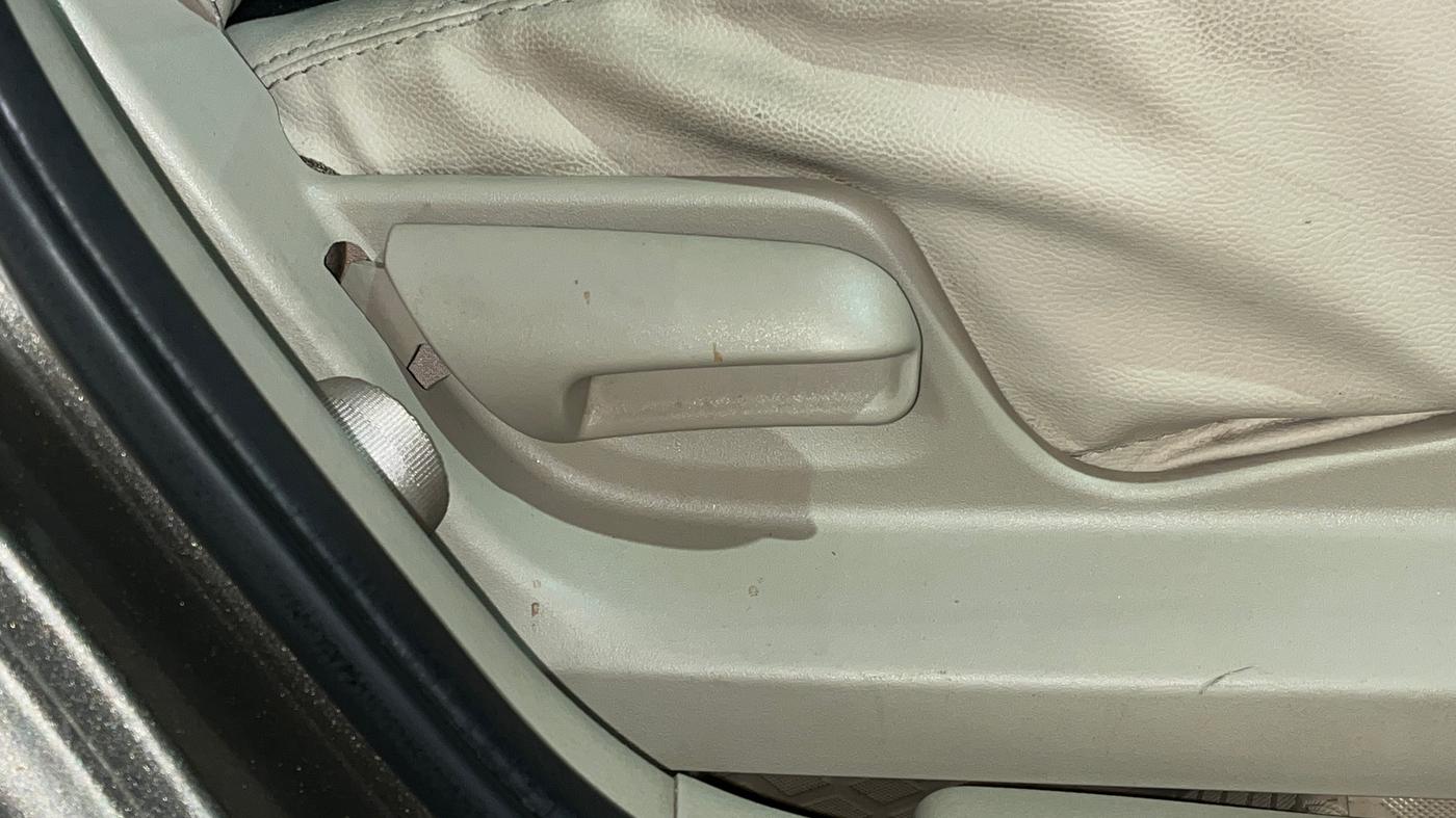 2016 Maruti Swift Dzire VXI (O), Petrol, Manual, 55,441 km, Driver Side Adjustment Panel