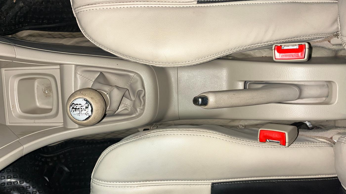 2016 Maruti Swift Dzire VXI (O), Petrol, Manual, 55,441 km, Gear Lever