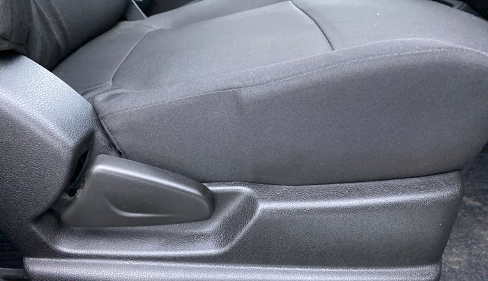 2017 Renault Kwid RXT 1.0 EASY-R AT OPTION, Petrol, Automatic, 7,657 km, Driver Side Adjustment Panel