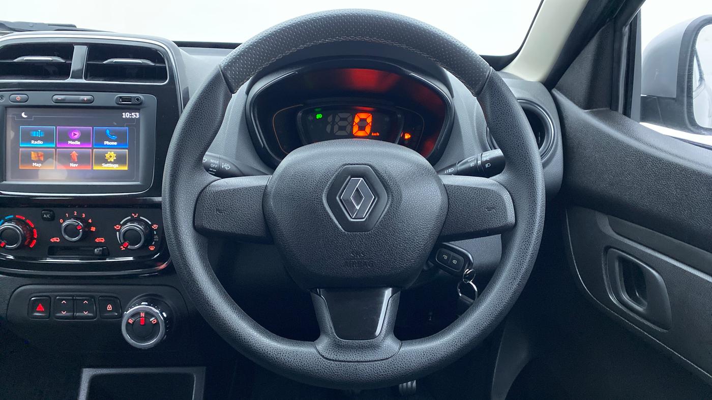 2017 Renault Kwid RXT 1.0 EASY-R AT OPTION, Petrol, Automatic, 7,657 km, Steering Wheel Close Up